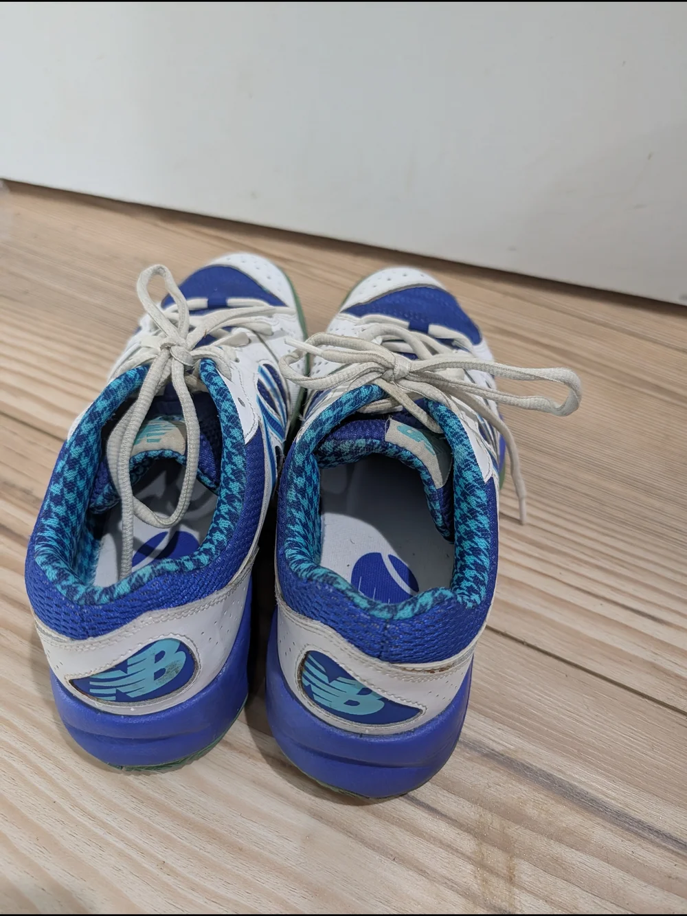 New Balance Women's Size 8 Tennis‎ Shoes White Purple Blue Athletic Sneakers